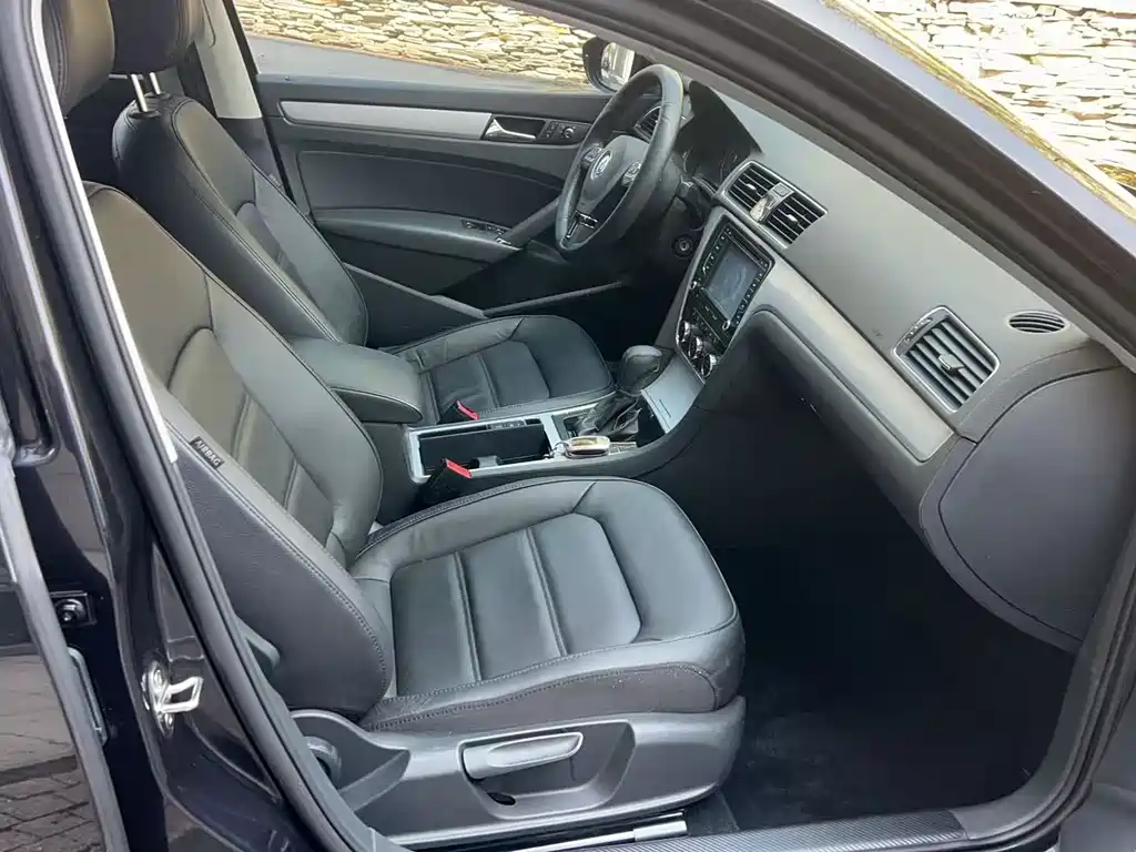 Volkswagen Passat 2015 — фото 18