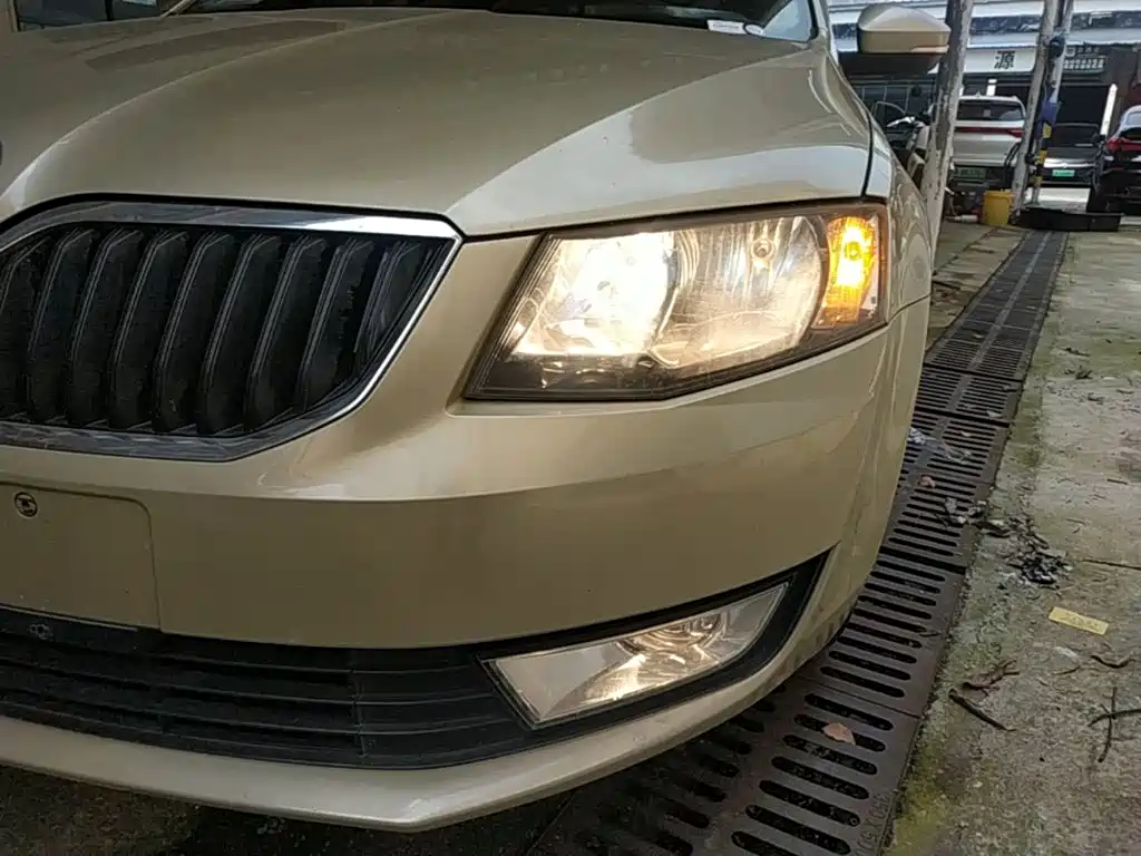 Skoda Octavia 2014 — фото 17