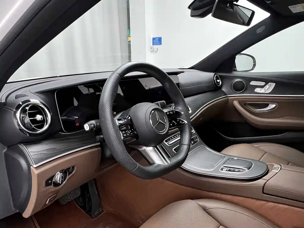 Mercedes-Benz E-Class 2022 — фото 11