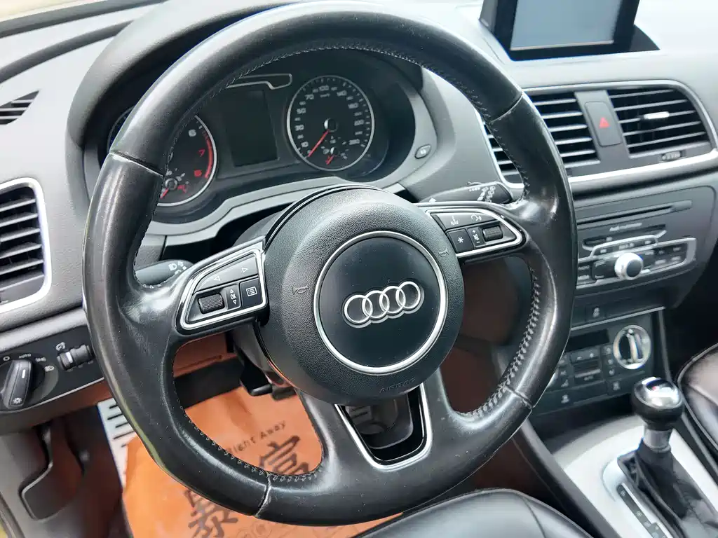 Audi Q3 2014 — фото 28