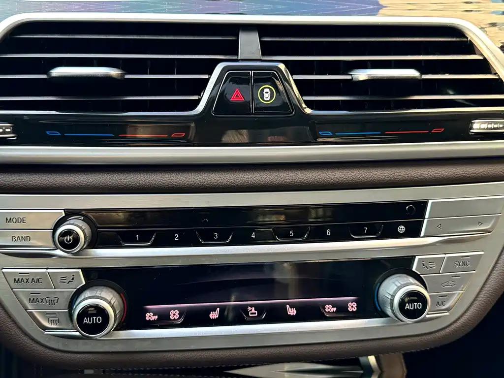 BMW 7 Series 2020 — фото 18