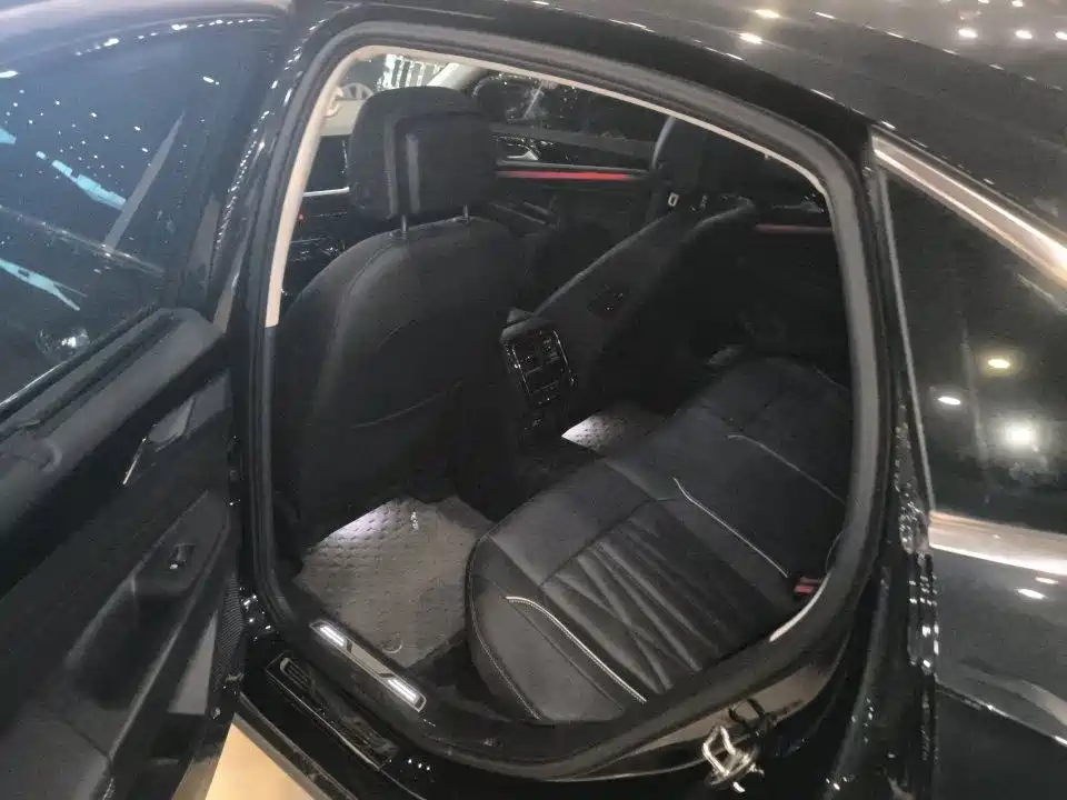 Volkswagen Passat 2023