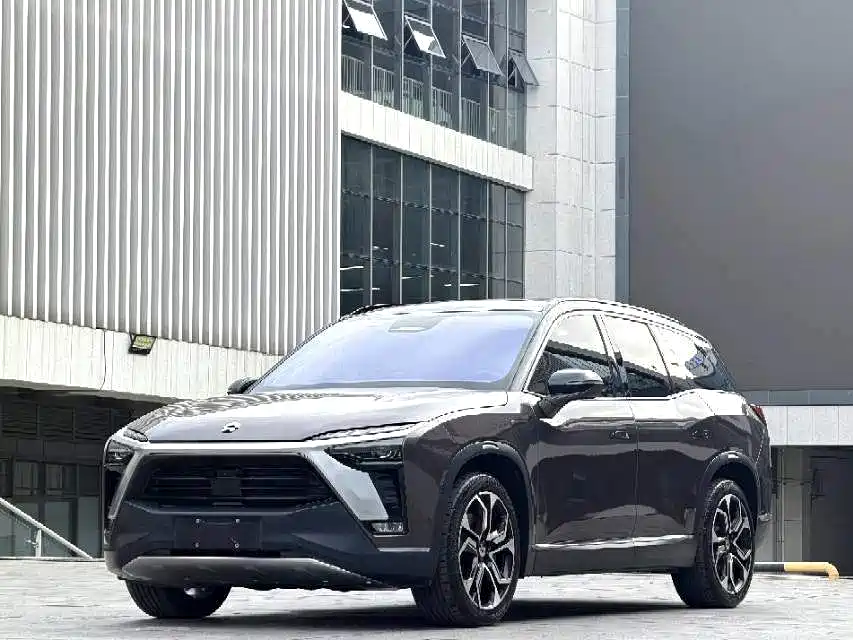 NIO ES8 2021