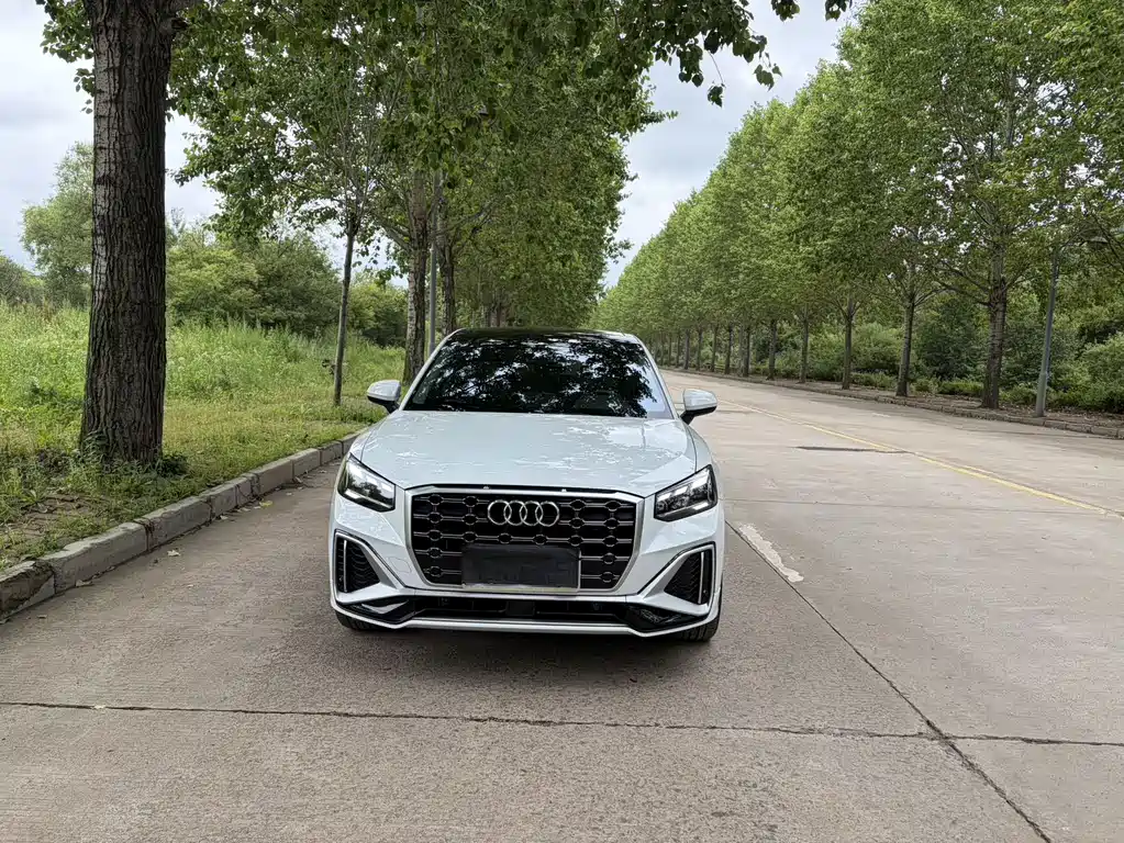 Audi Q2L 2023