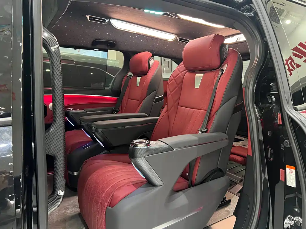 Toyota Granvia — фото 12