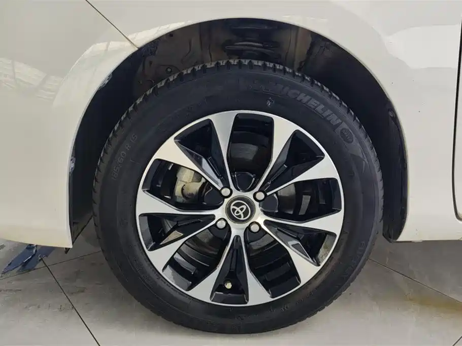 Toyota Yaris L 2018 — фото 6