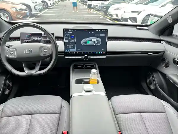 Changan Qiyuan A06 2025