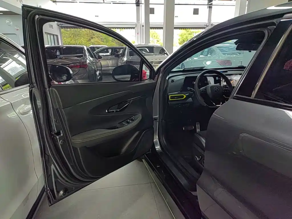 Changan UNI-T 2021 — фото 16