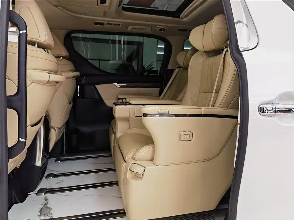 Toyota Vellfire 2021 — фото 12