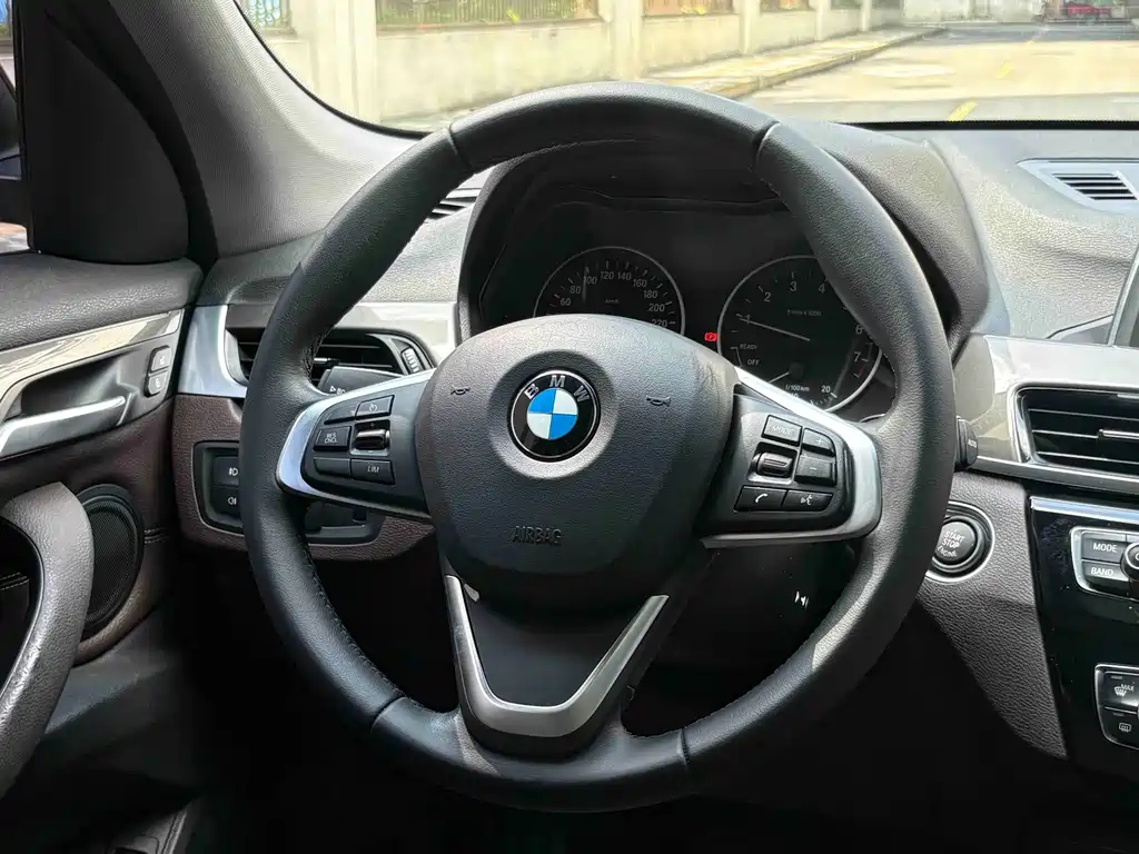 BMW X1 2017 — фото 16