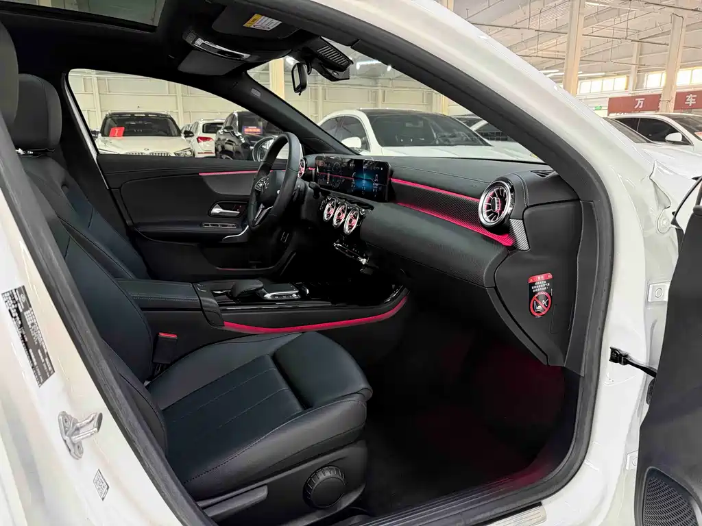 Mercedes-Benz A-Class 2021 — фото 17