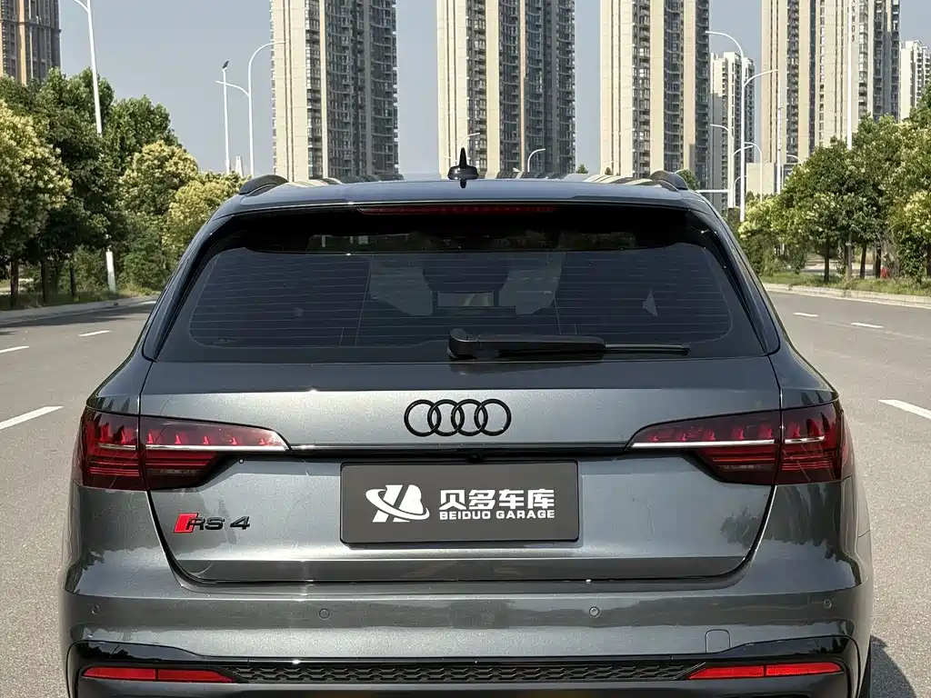 Audi S4 2024