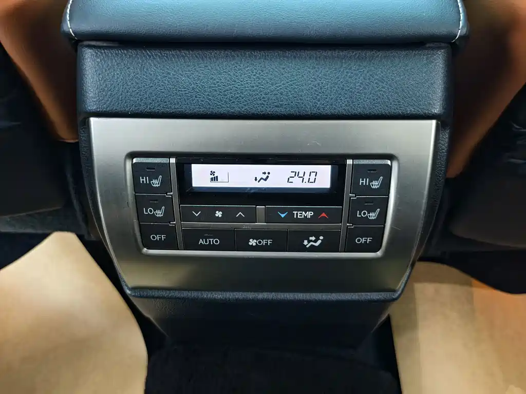 Lexus GX 2017 — фото 11