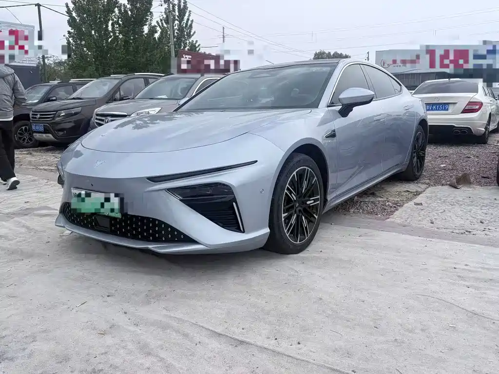 Neta S 2023