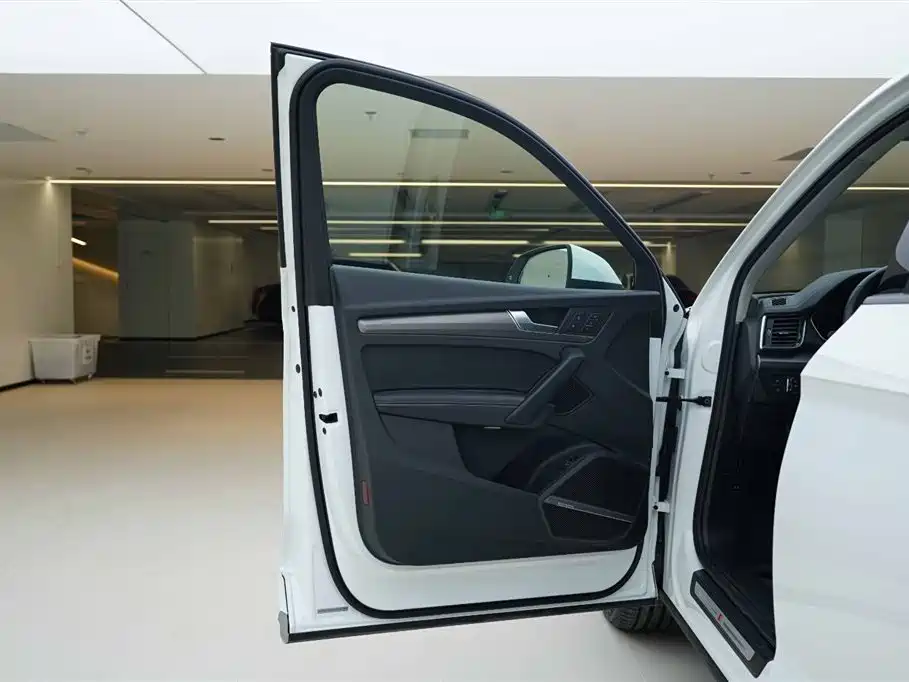 Audi Q5L 2022 — фото 16
