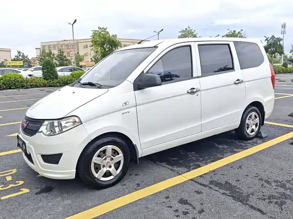Wuling Hongguang 2017