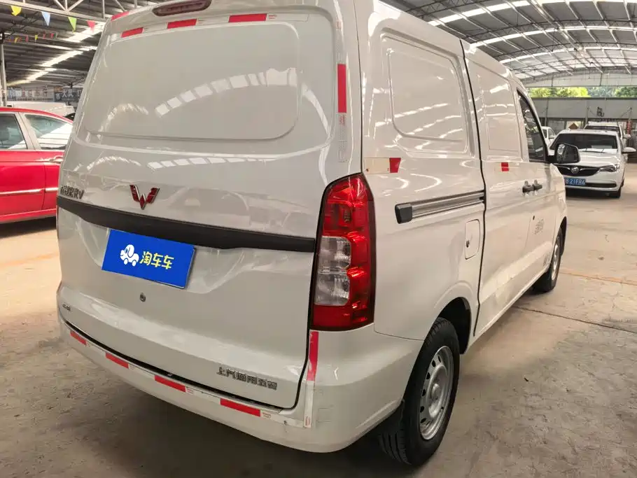 Wuling Hongguang V 2021
