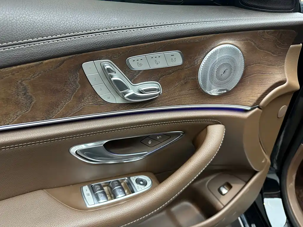 Mercedes-Benz E-Class 2020 — фото 11