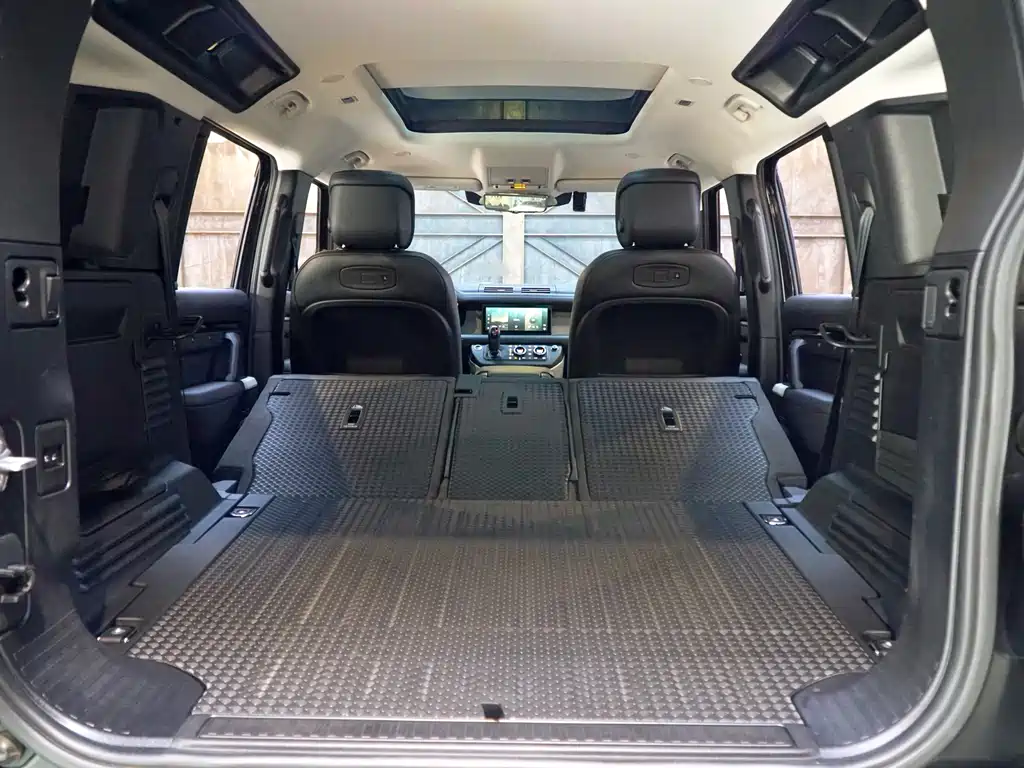 Land Rover Defender 2022 — фото 20