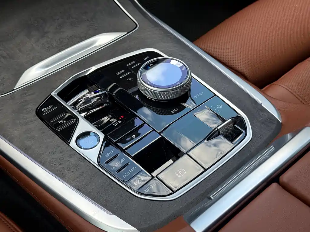 BMW X7 2024 — фото 11