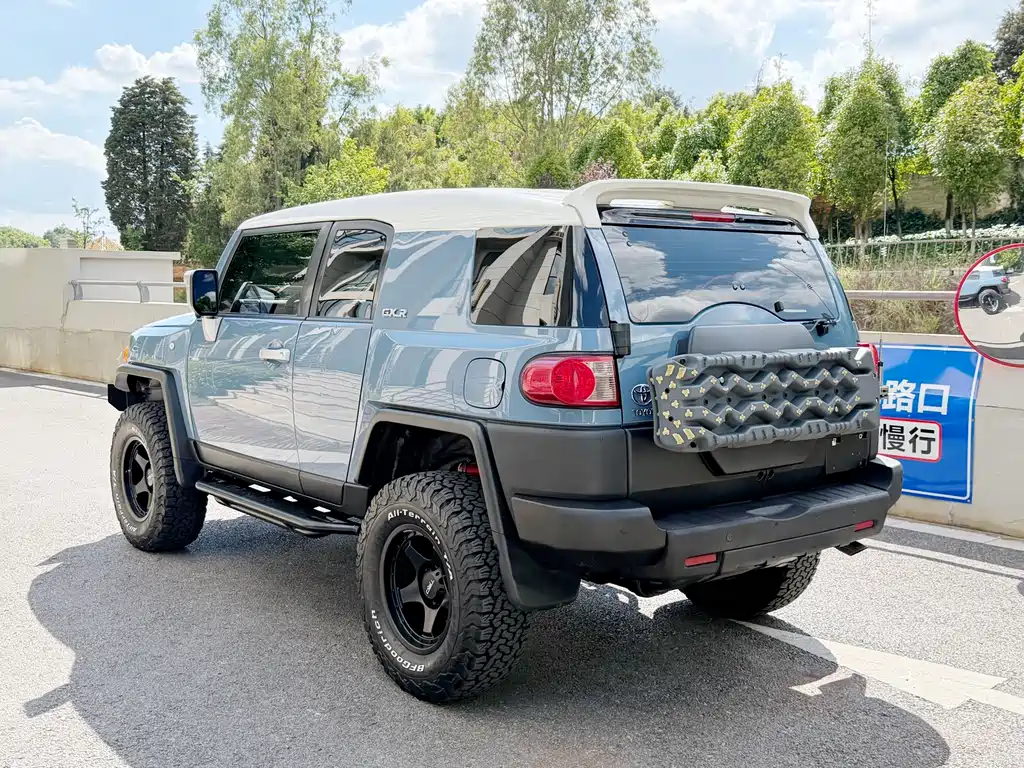 Toyota FJ Cruiser 2019 — фото 17