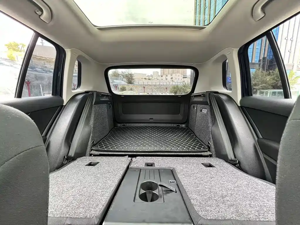 Volkswagen Tiguan 2018 — фото 15