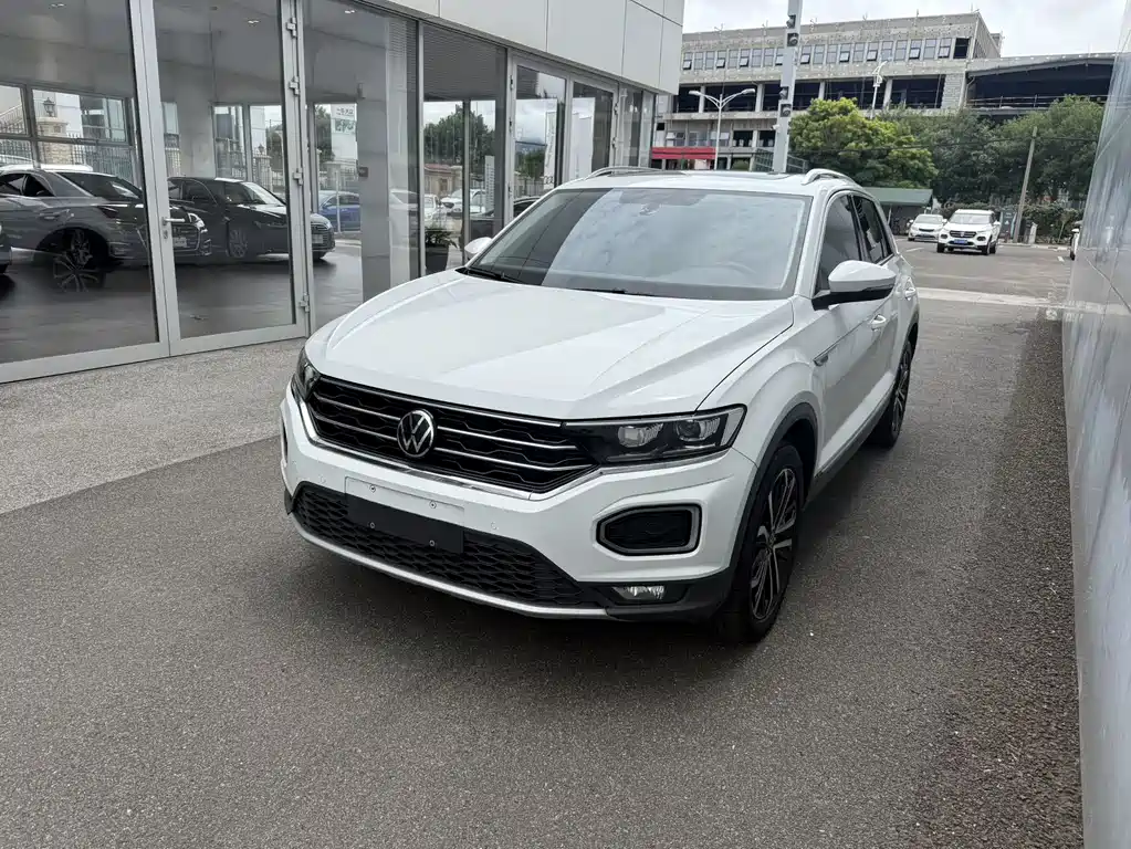 Volkswagen T-Roc 2022 — фото 1