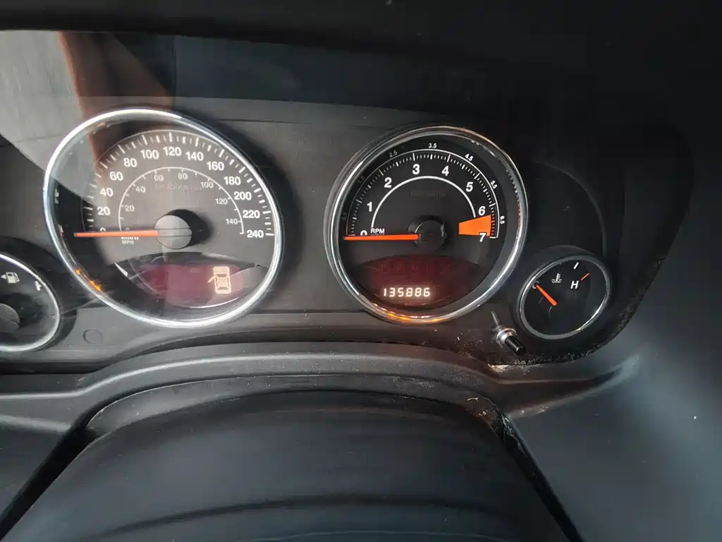 Jeep Compass 2014 — фото 10