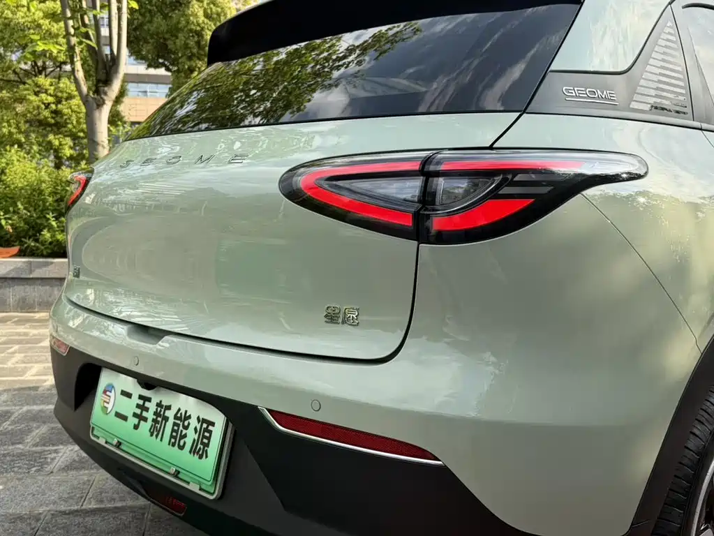 Geely Galaxy Starwish 2025 — фото 9