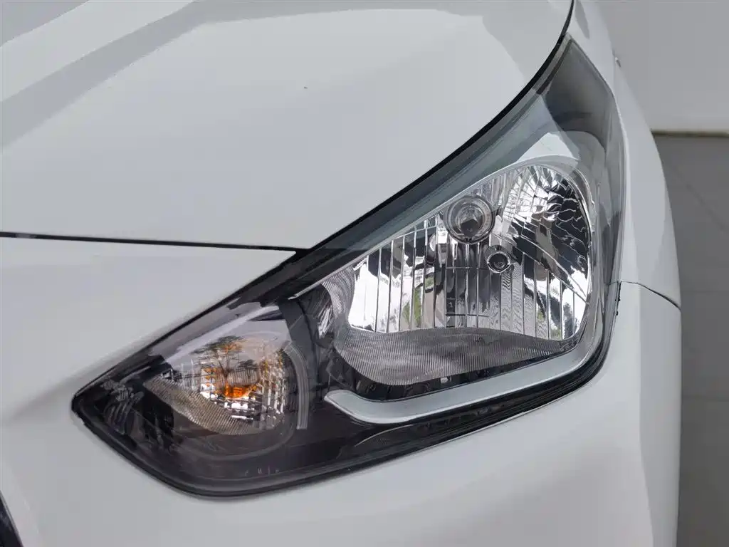 Hyundai Verna 2019 — фото 7
