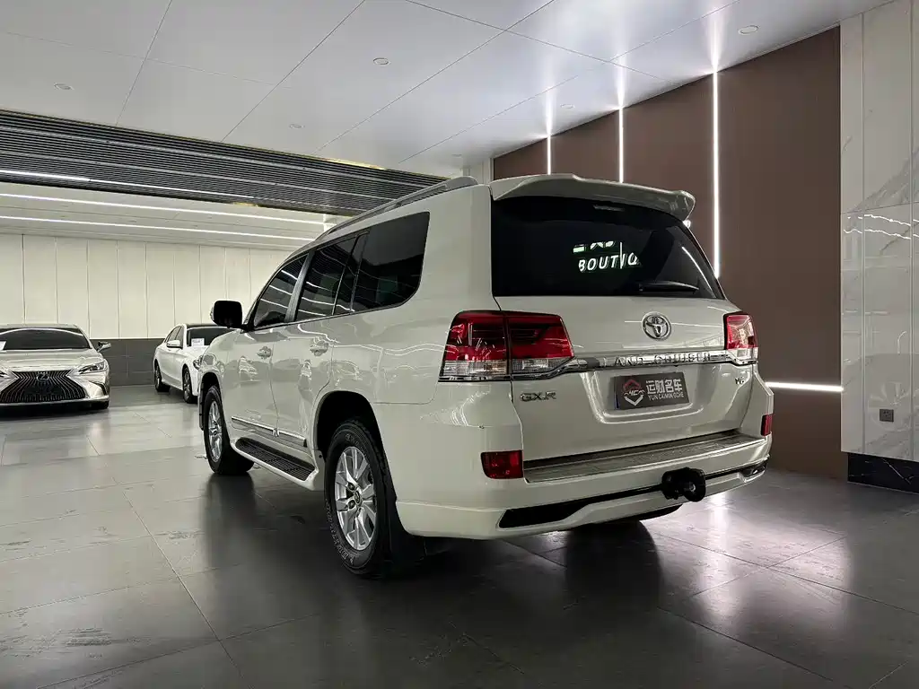 Toyota Land Cruiser 2018 — фото 7