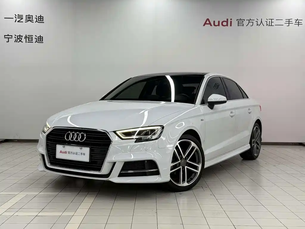 Audi A3 2018 — фото 1