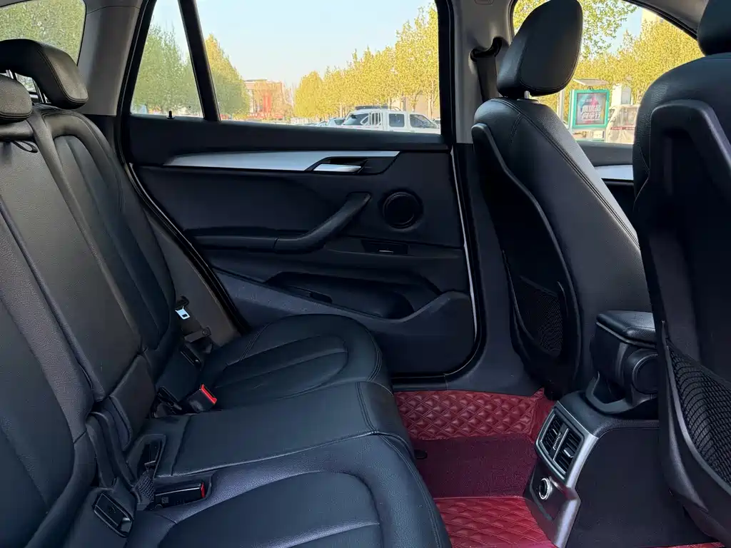 BMW X1 2018 — фото 11