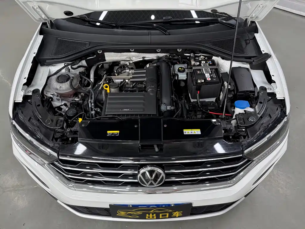 Volkswagen T-Roc 2023 — фото 18