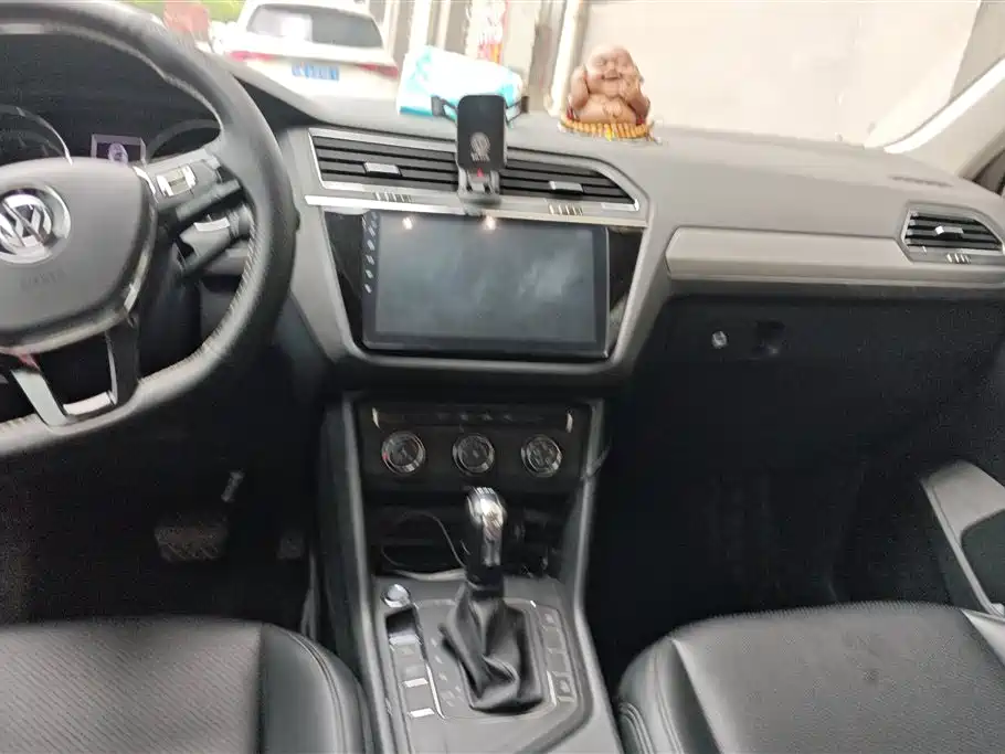 Volkswagen Tiguan L 2018 — фото 13
