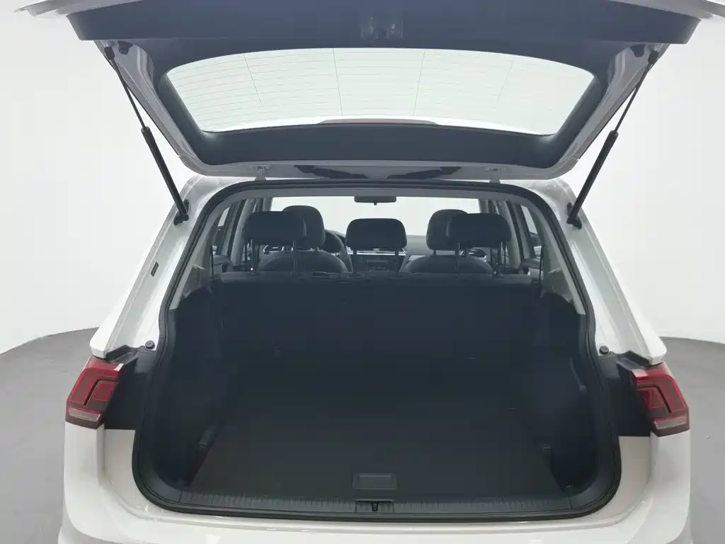Volkswagen Tiguan L 2020 — фото 16