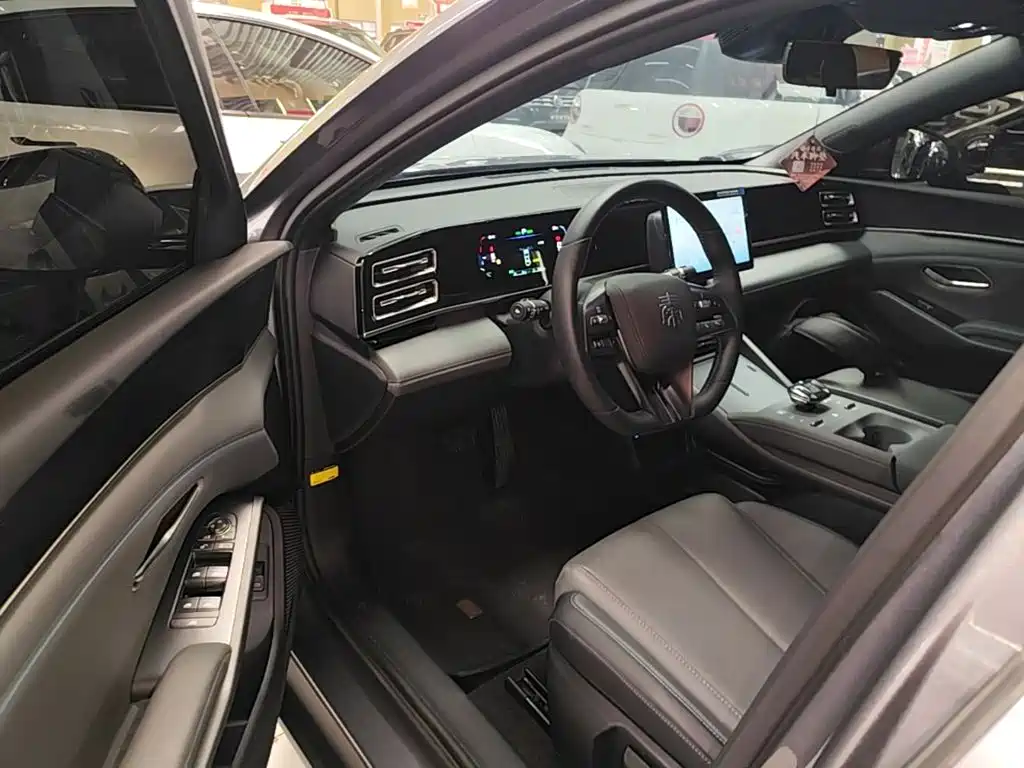 BYD Qin L 2025 — фото 16