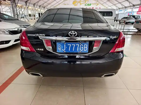 Toyota Crown 2012