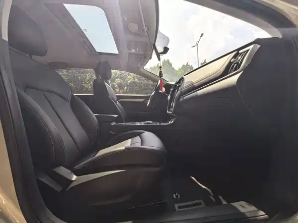 Roewe i6 New Energy 2017
