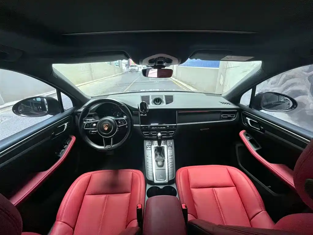 Porsche Macan 2019 — фото 11