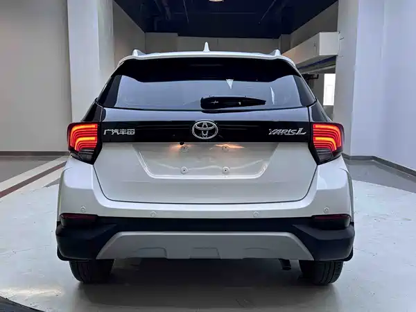 Toyota Yaris L 2022