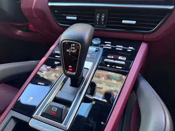 Porsche Cayenne 2023