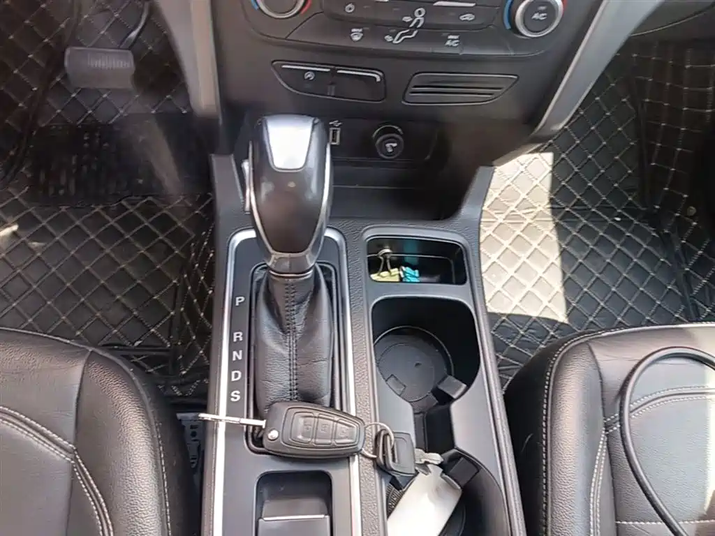Ford Kuga 2018 — фото 14