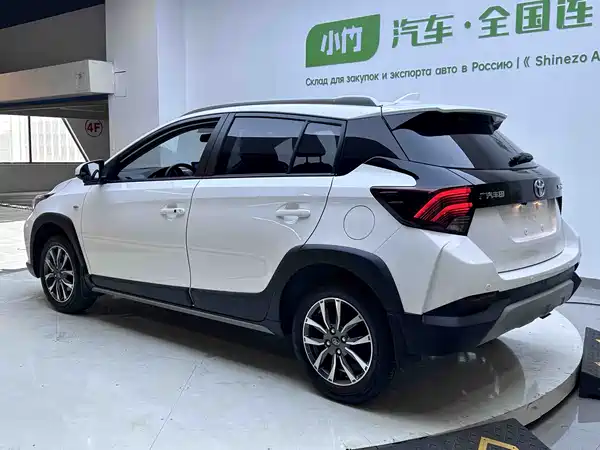Toyota Yaris L 2022
