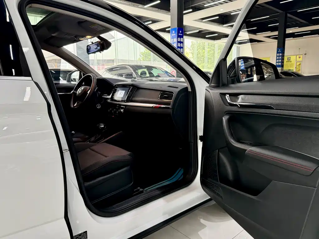 Skoda Kamiq 2023 — фото 8