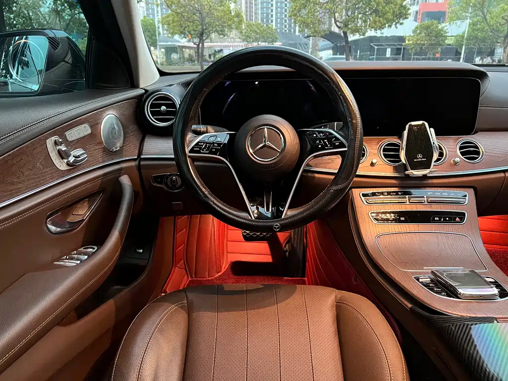Mercedes-Benz E-Class 2021 — фото 11