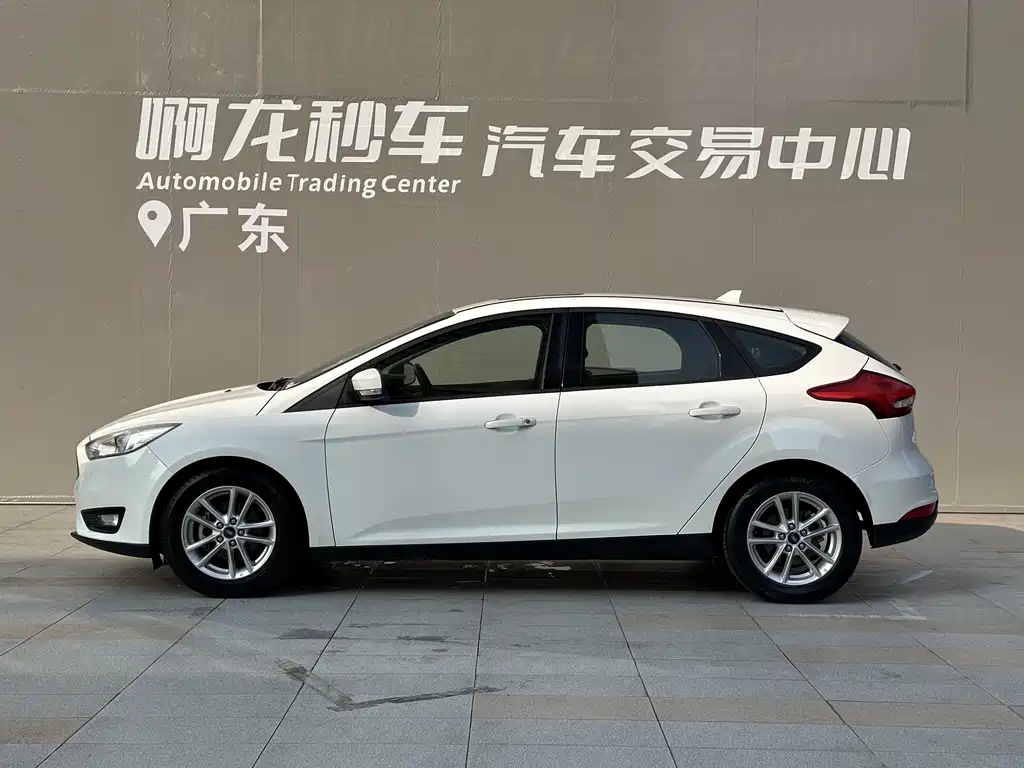 Ford Focus 2018 — фото 4