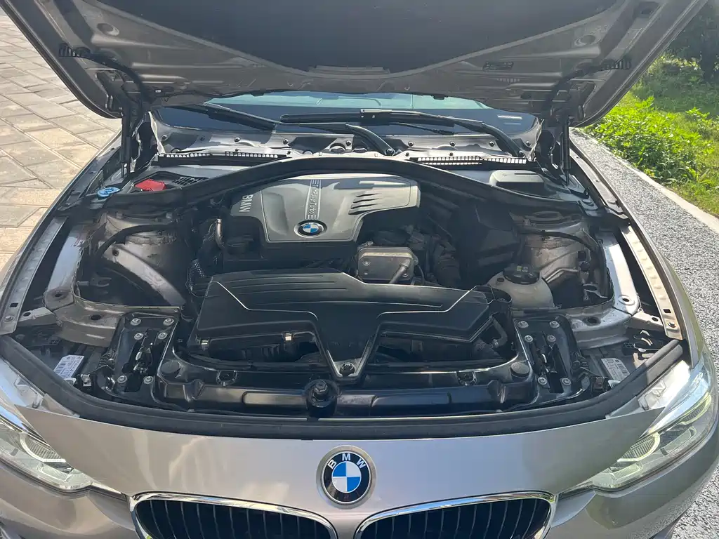 BMW 3 Series 2016 — фото 18