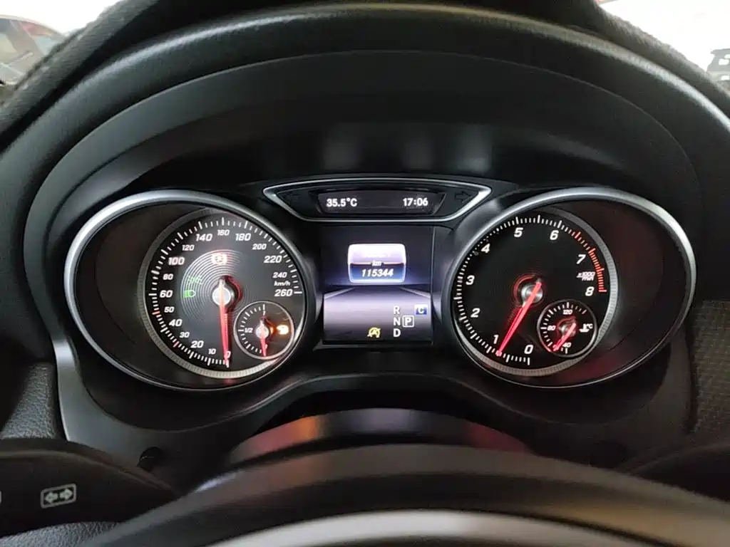 Mercedes-Benz GLA 2017 — фото 12
