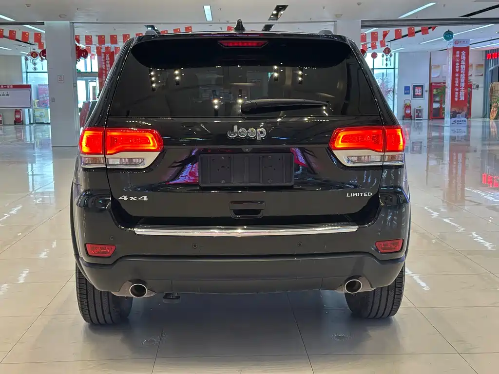 Jeep Grand Cherokee 2015 — фото 6